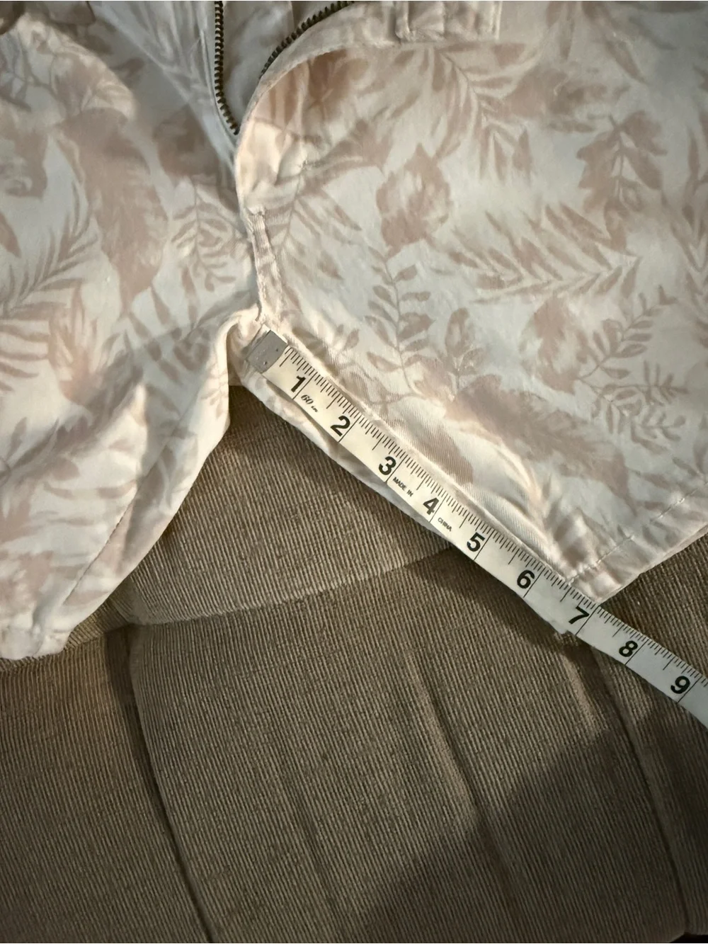 Tiger Horse Beige Leaf-Print Men’s Shorts